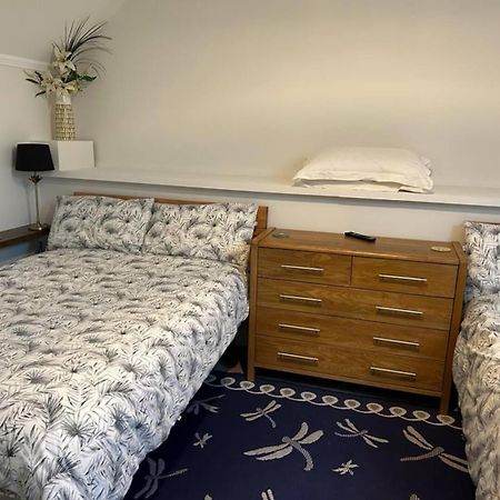 Alpaca Lodge Sittingbourne Exteriör bild