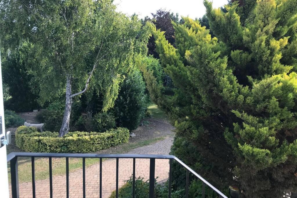 Alpaca Lodge Sittingbourne Exteriör bild
