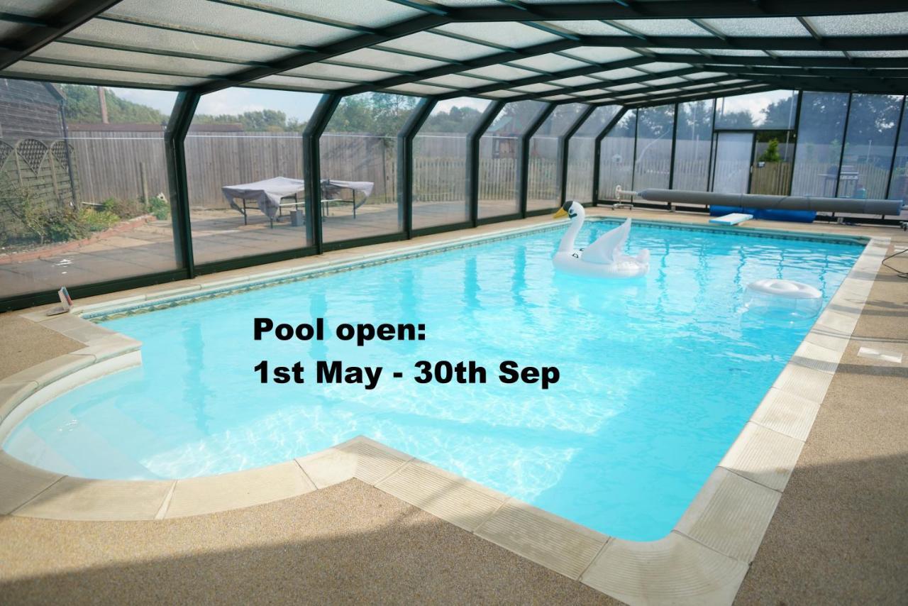 Alpaca Lodge Sittingbourne Exteriör bild
