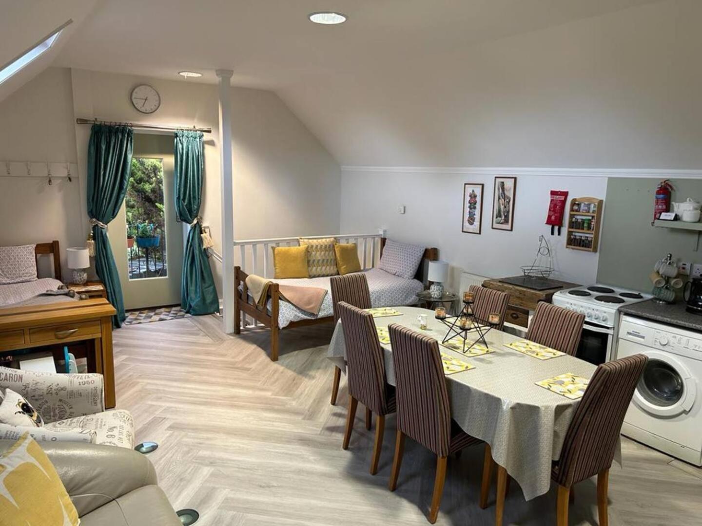 Alpaca Lodge Sittingbourne Exteriör bild