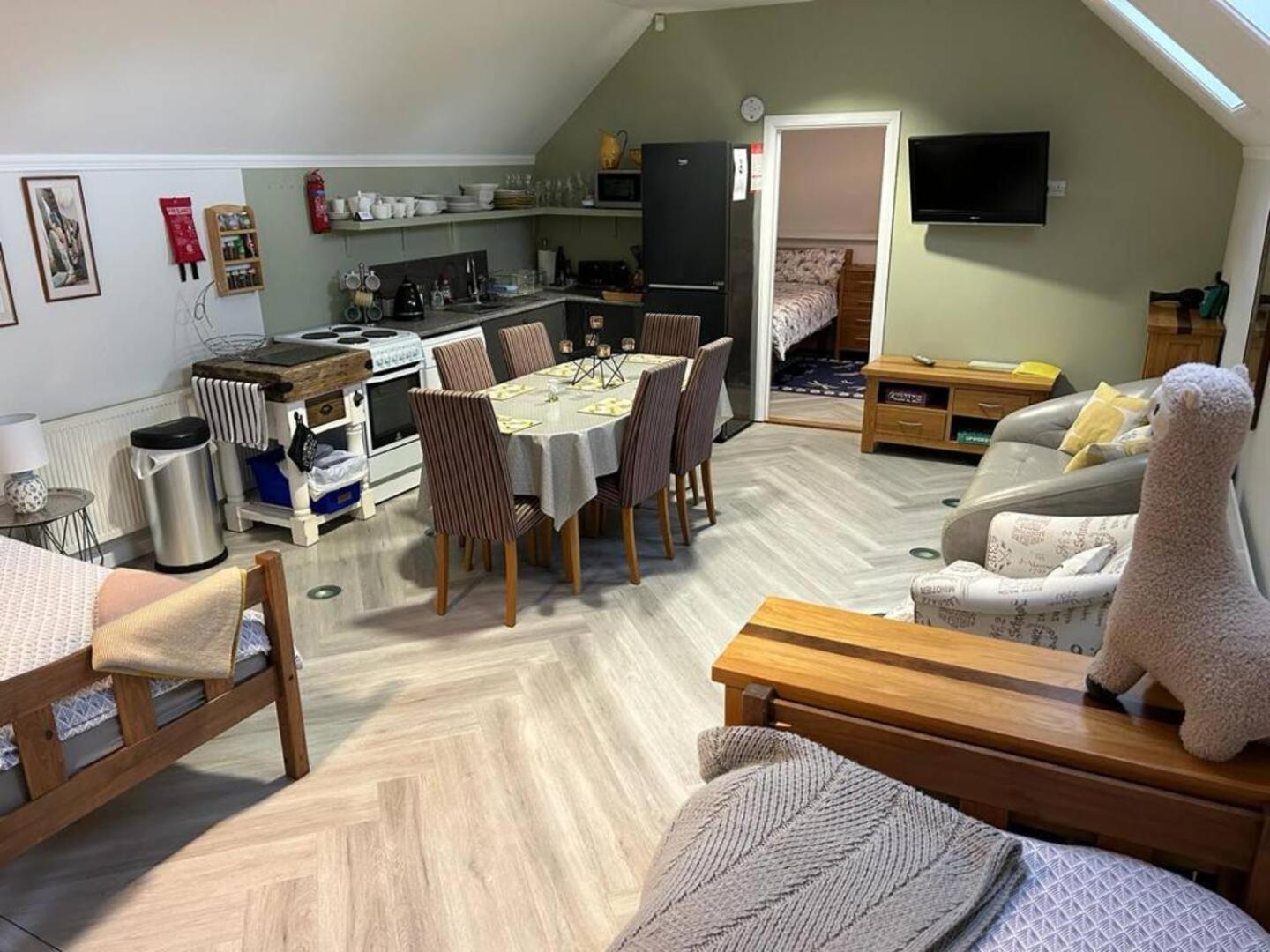 Alpaca Lodge Sittingbourne Exteriör bild